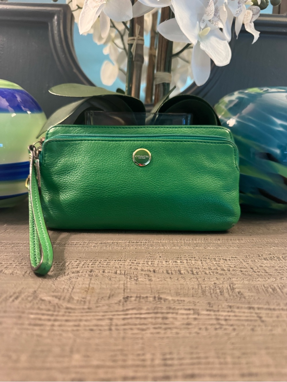 Coach Green Leather Double Zip Wristlet Clutch in Good Preloved Condition 🍀